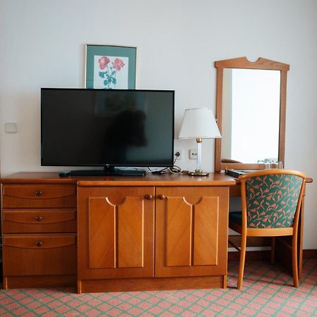 Seehotel Ressmann โดรโบลัค อัม ฟาเคอร์เซ ภายนอก รูปภาพ
