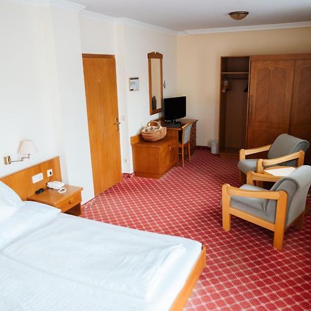 Seehotel Ressmann โดรโบลัค อัม ฟาเคอร์เซ ภายนอก รูปภาพ