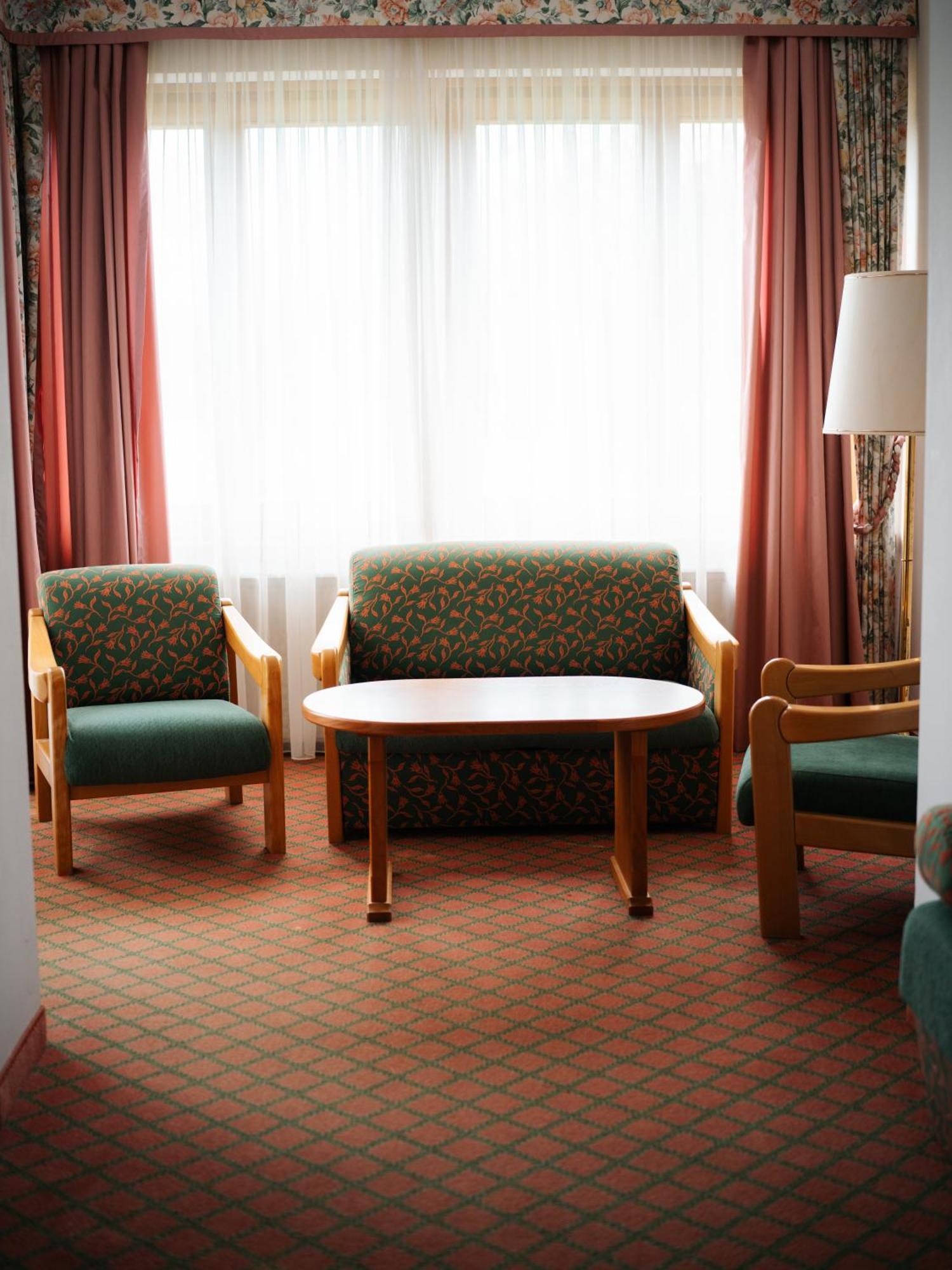 Seehotel Ressmann โดรโบลัค อัม ฟาเคอร์เซ ภายนอก รูปภาพ