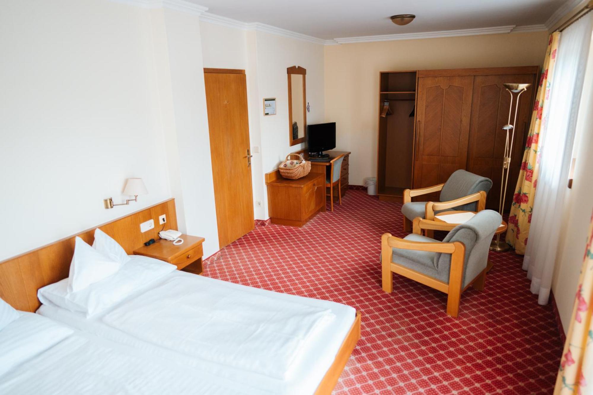 Seehotel Ressmann โดรโบลัค อัม ฟาเคอร์เซ ภายนอก รูปภาพ