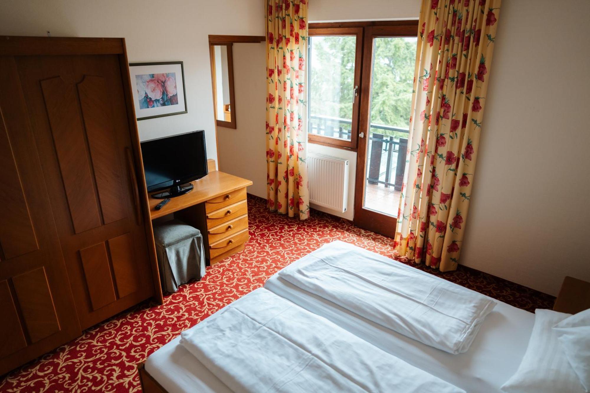 Seehotel Ressmann โดรโบลัค อัม ฟาเคอร์เซ ภายนอก รูปภาพ