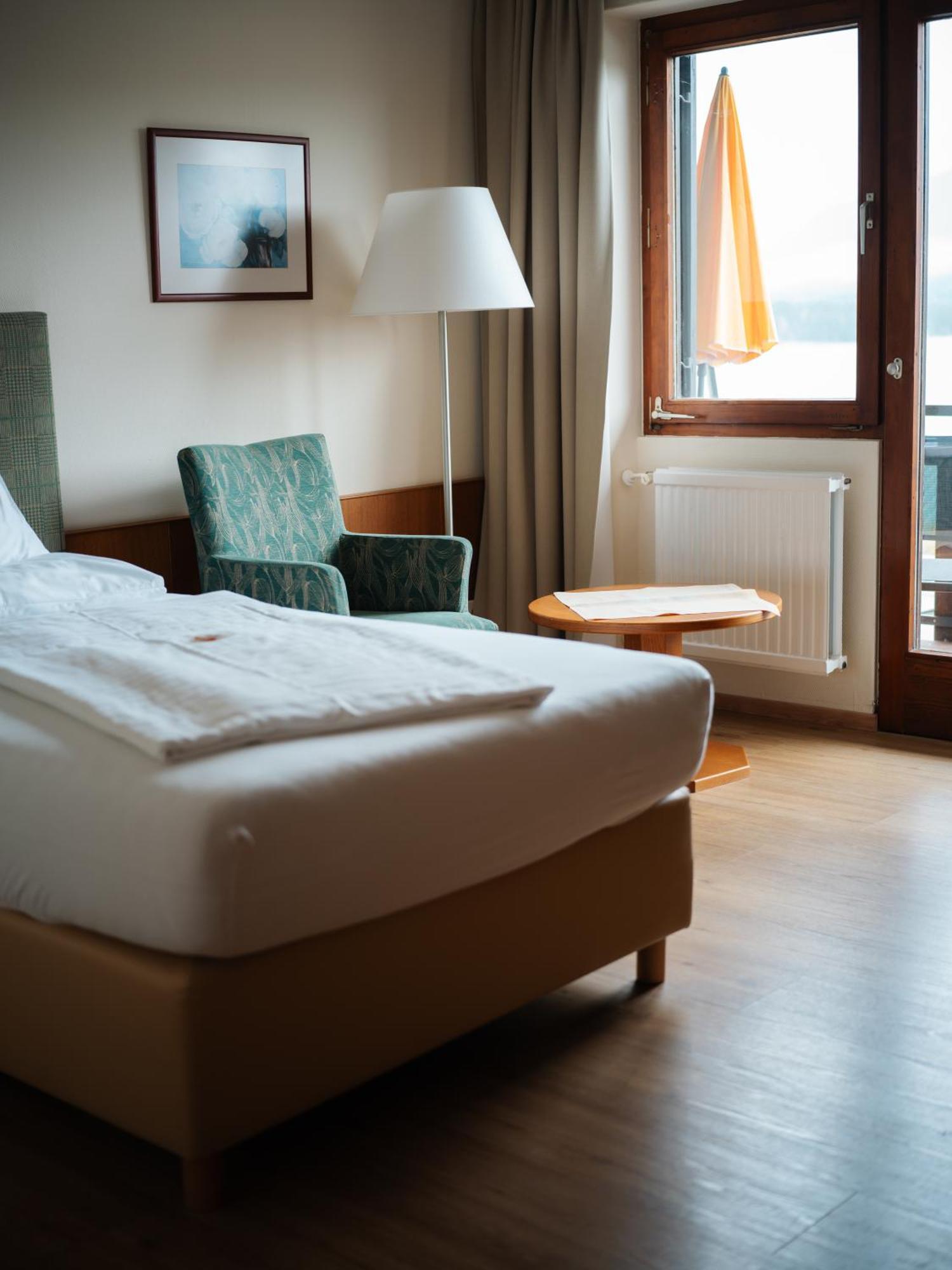 Seehotel Ressmann โดรโบลัค อัม ฟาเคอร์เซ ภายนอก รูปภาพ