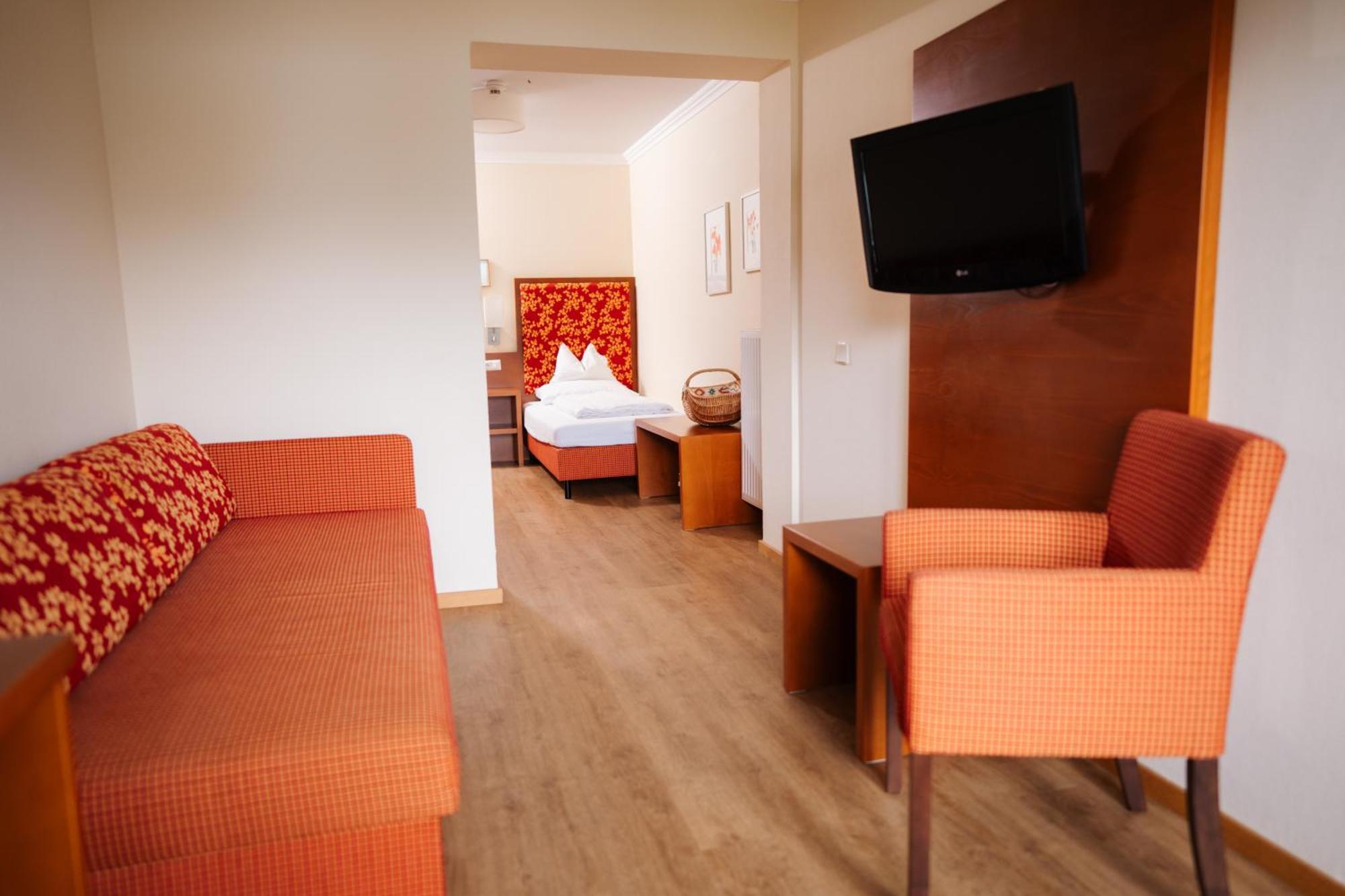 Seehotel Ressmann โดรโบลัค อัม ฟาเคอร์เซ ภายนอก รูปภาพ